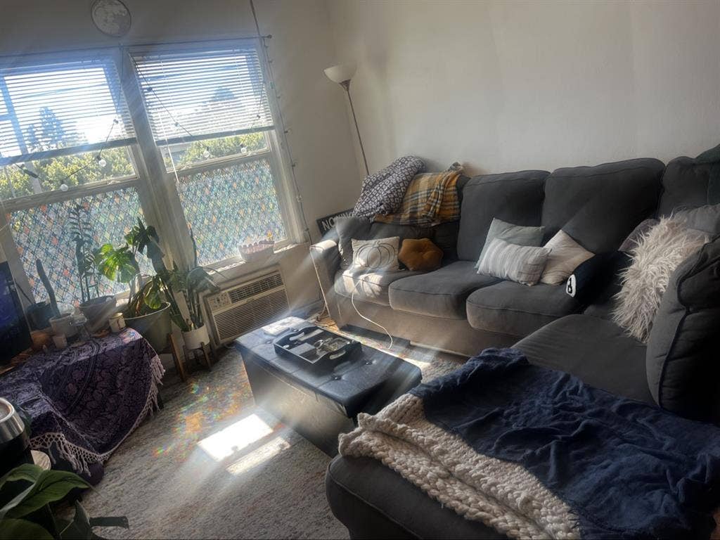 Fully furnished room women only