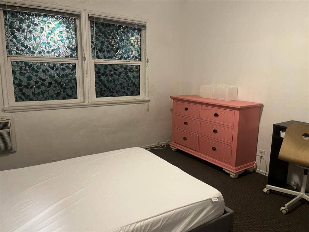 Fully furnished room women only