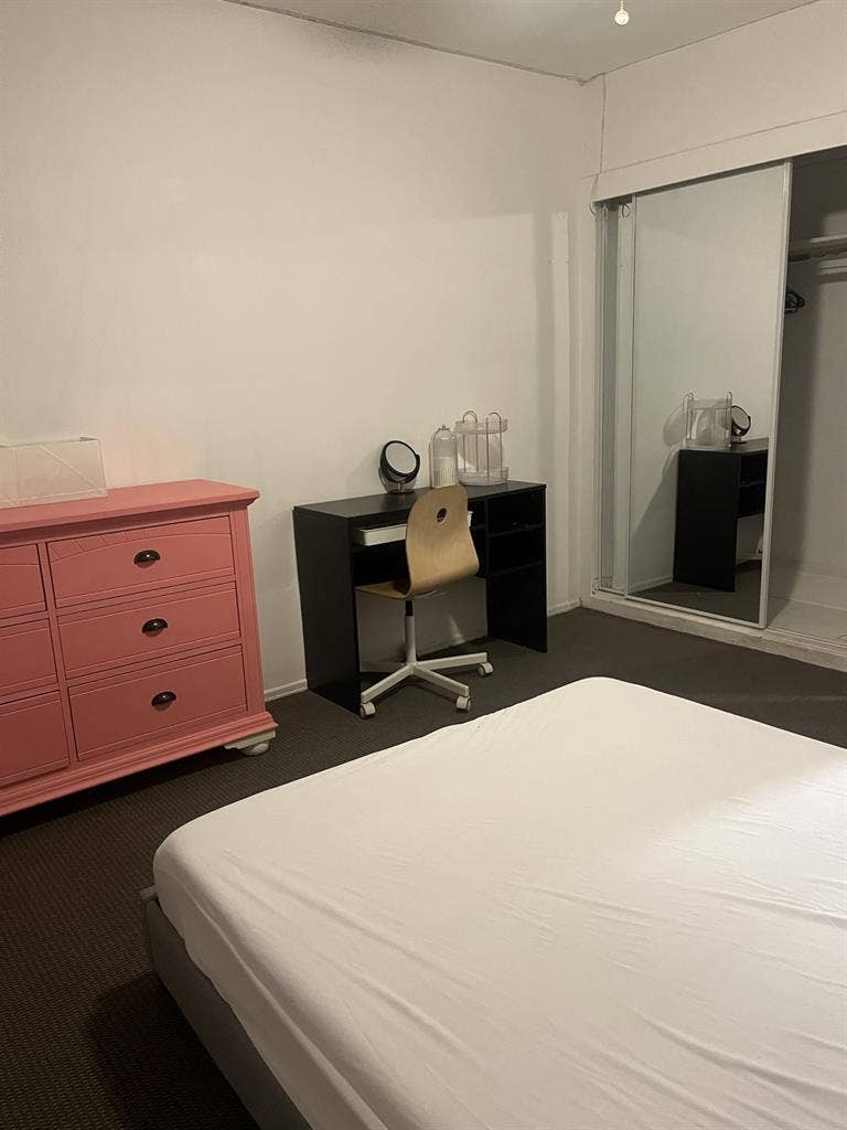 Fully furnished room women only