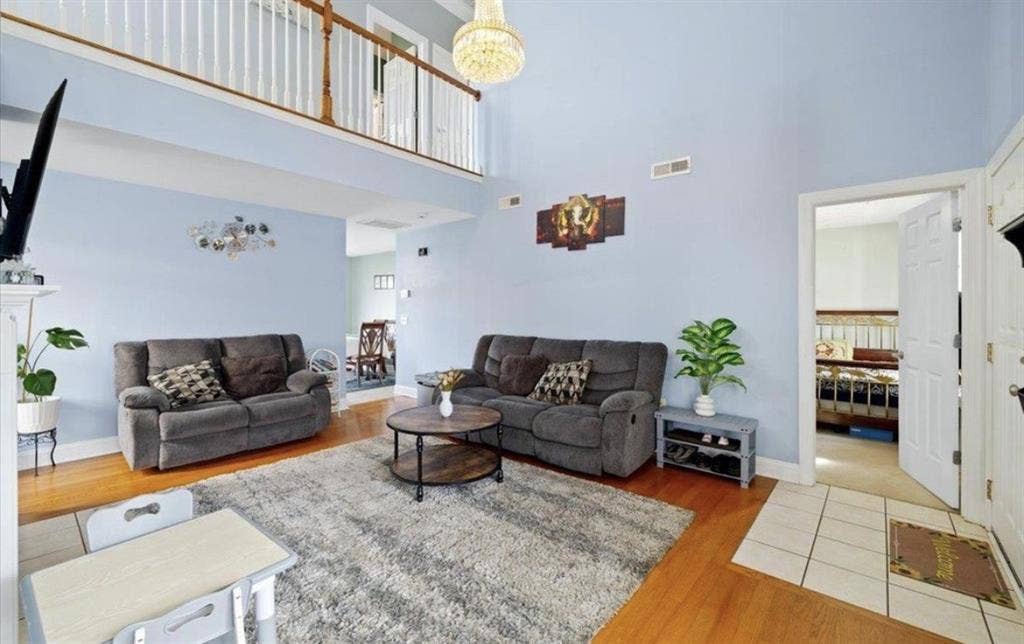 Looking for roommate in Cburg