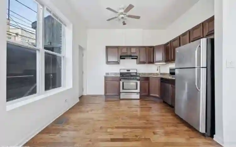 ISO-Roommate-Wicker Park, Chicago
