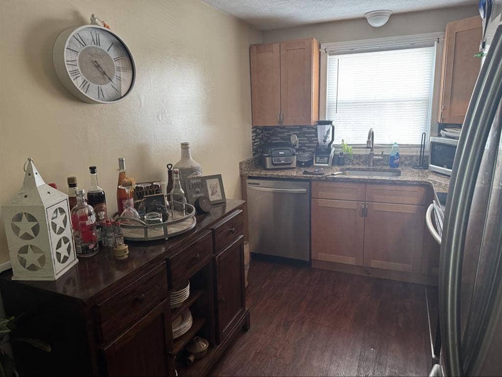 Looking for a roommate
