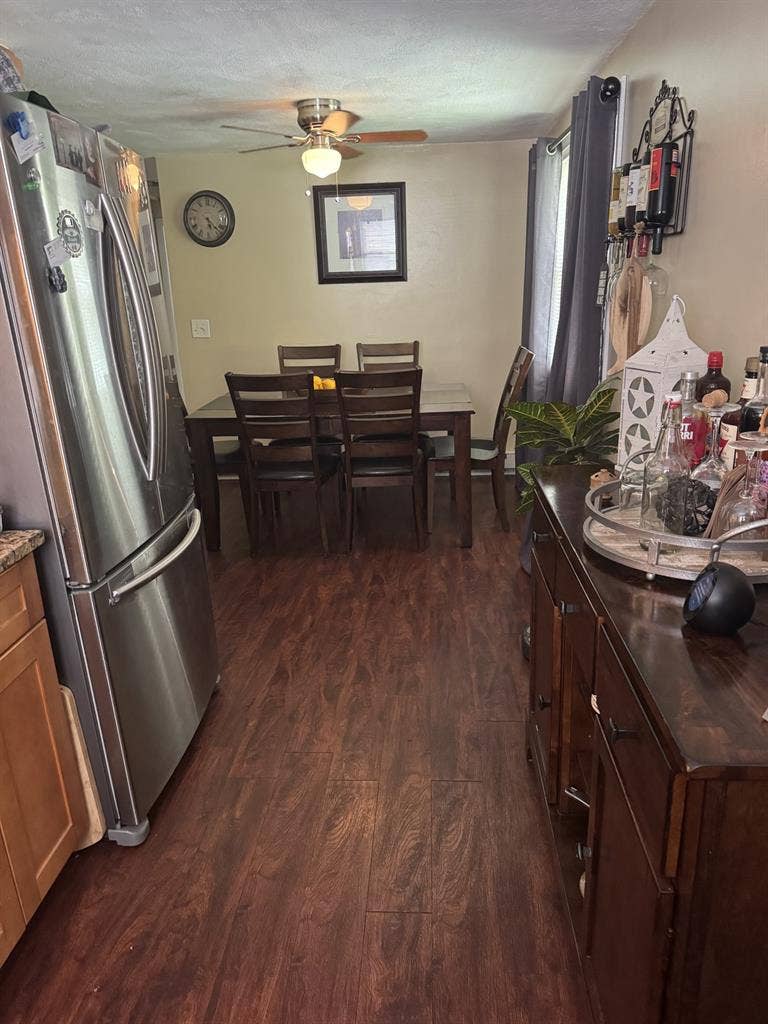 Looking for a roommate