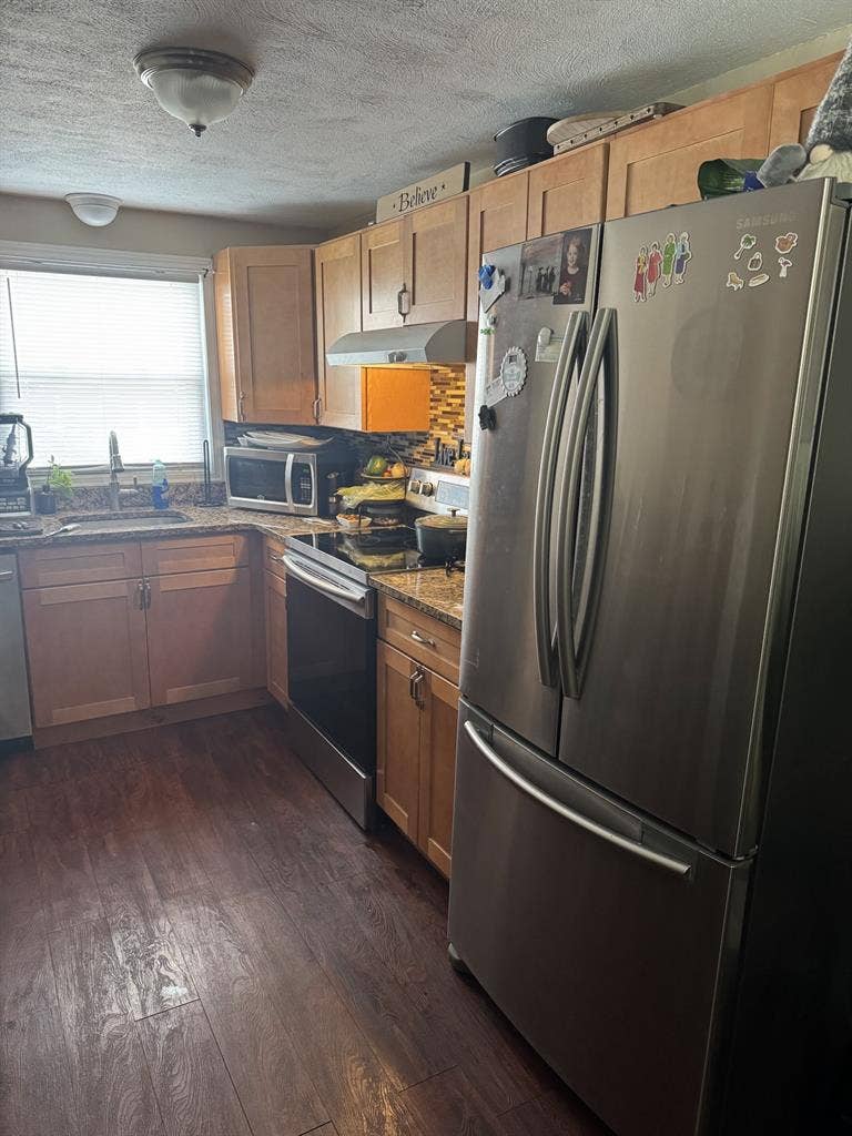 Looking for a roommate
