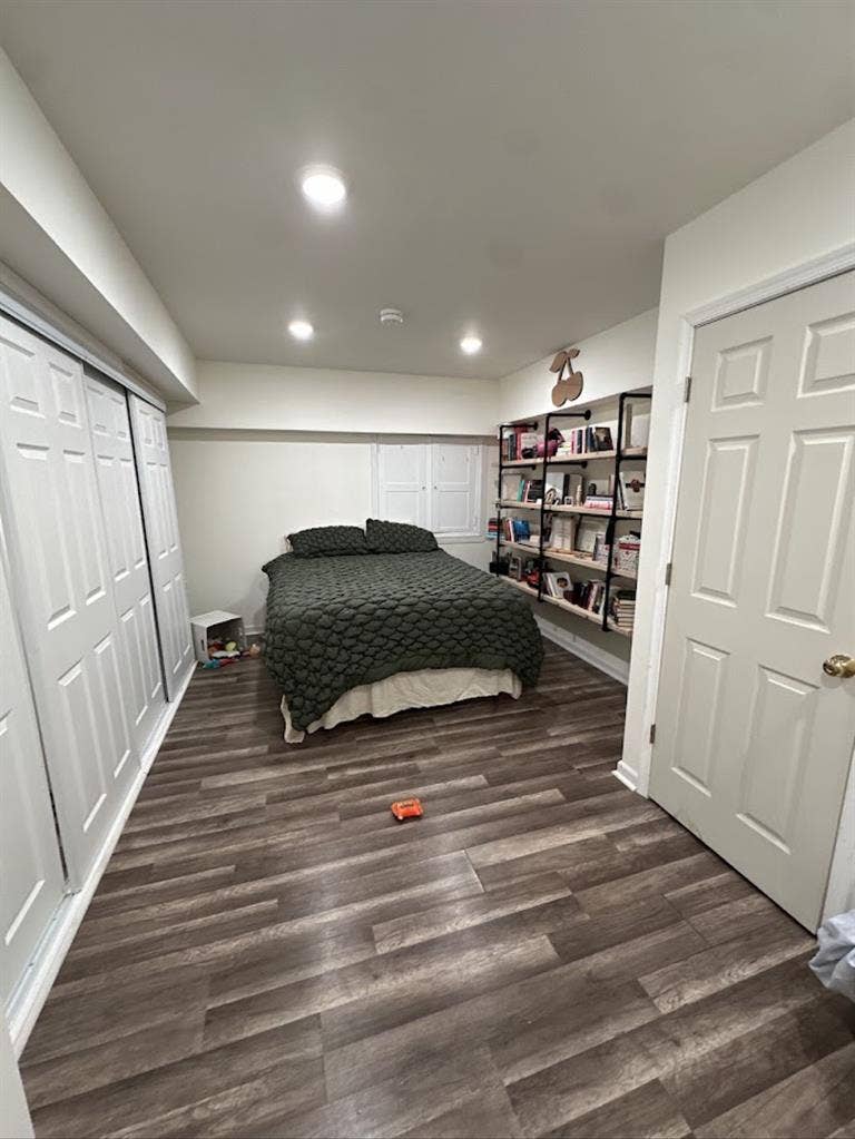 Looking for roommate in Fairfax!