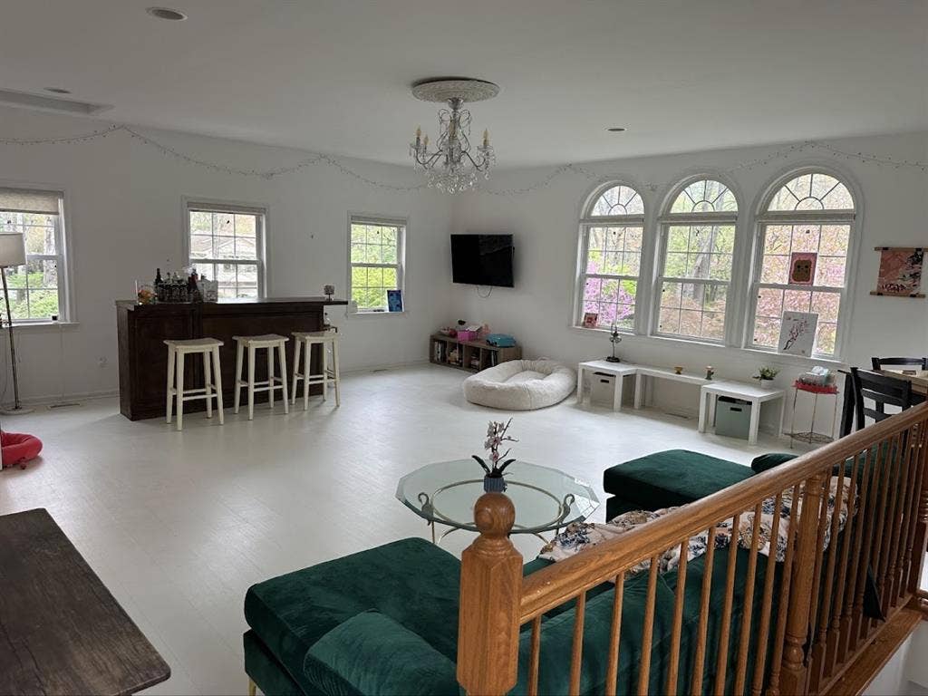 Looking for roommate in Fairfax!