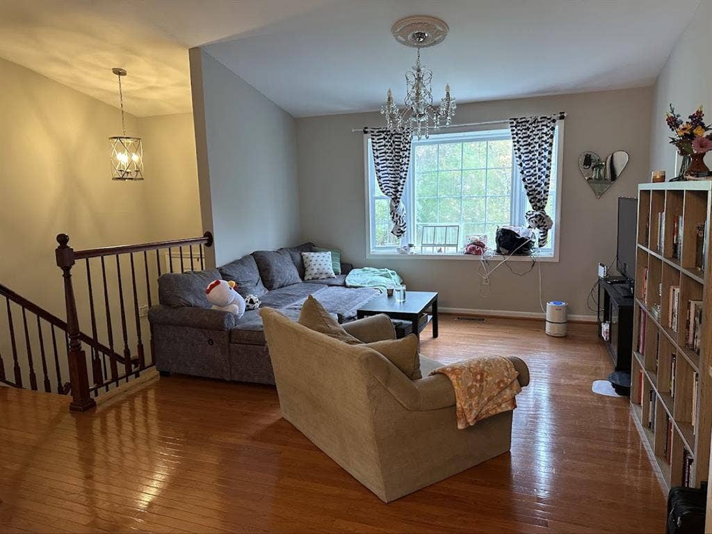 Looking for roommate in Fairfax!