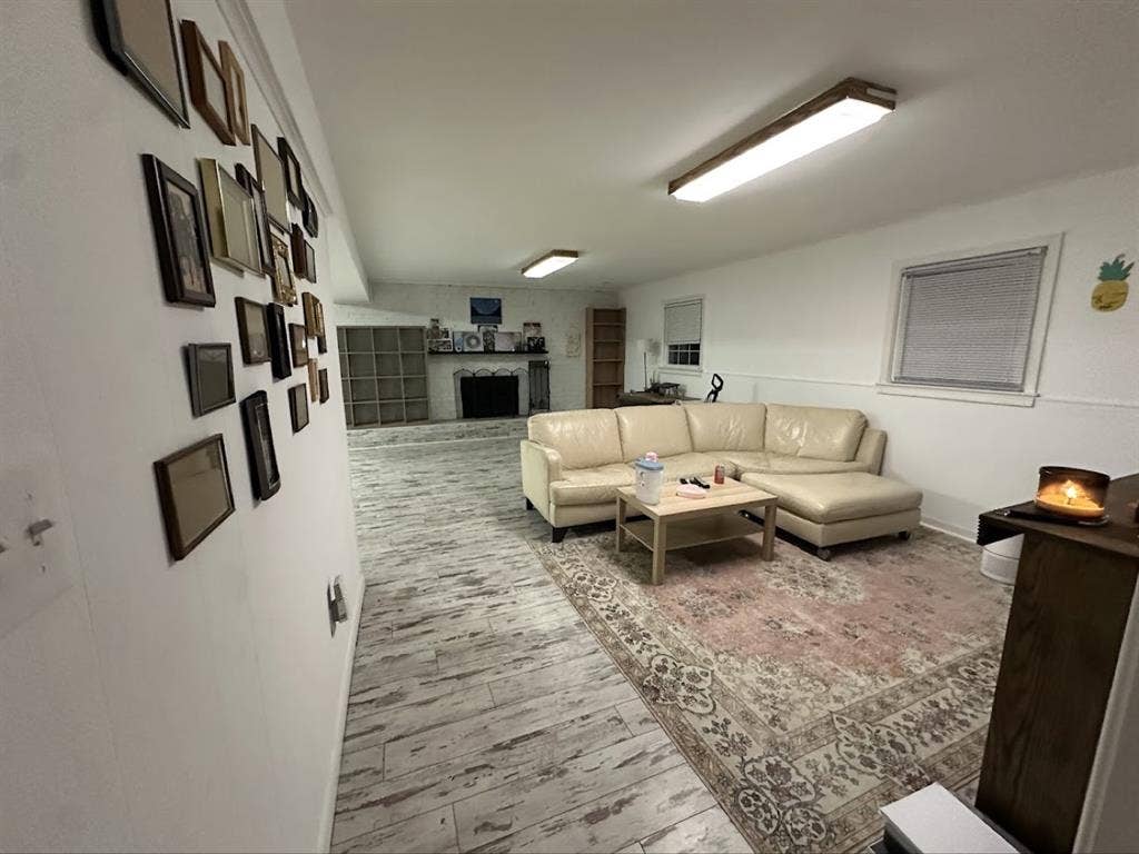 Looking for roommate in Fairfax!