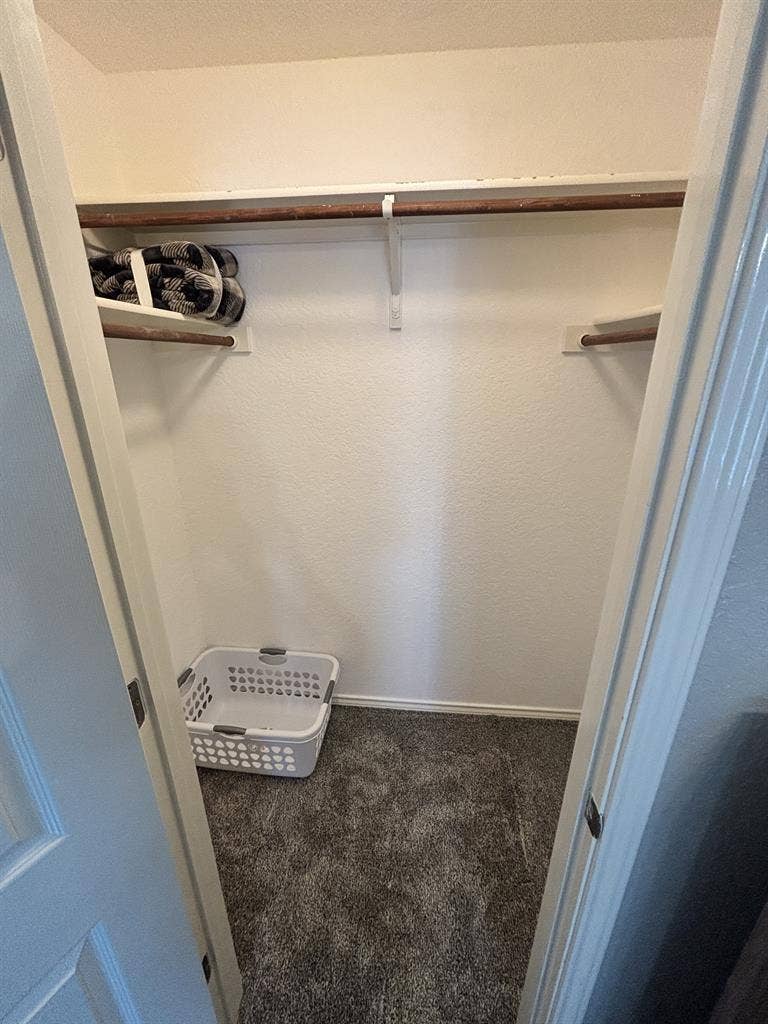 Furnished room, quiet neighborhood