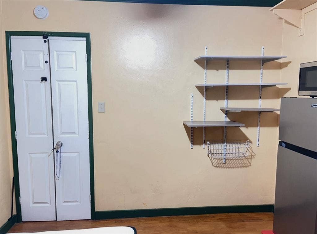 Renting fully furnished bedroom