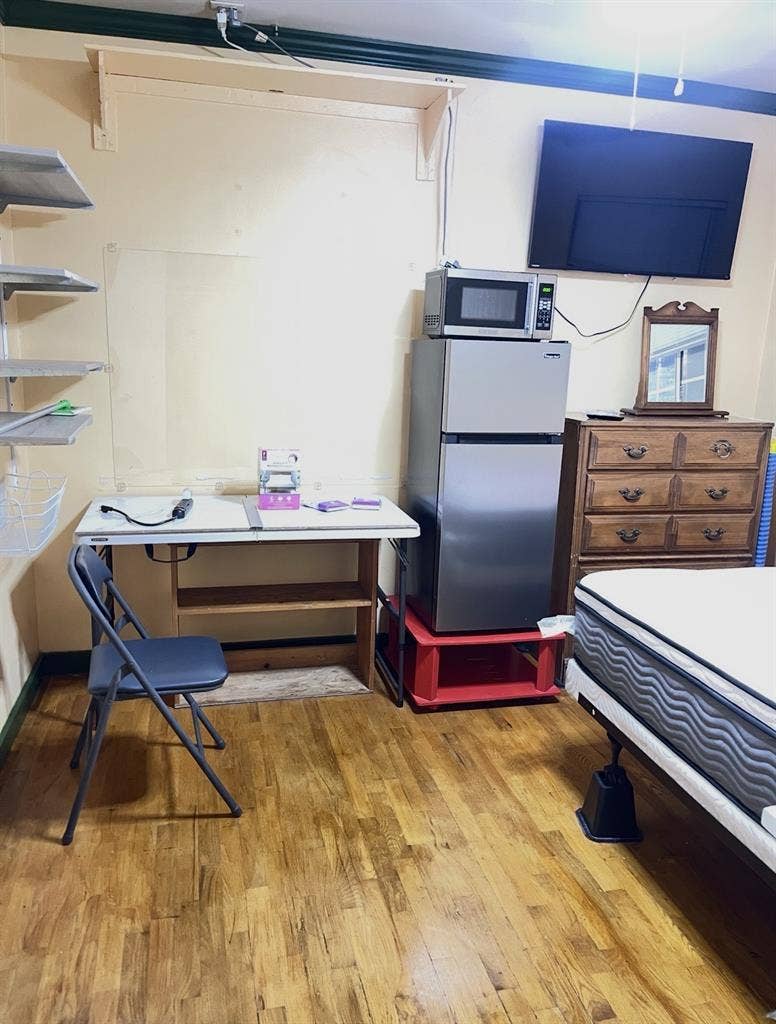 Renting fully furnished bedroom
