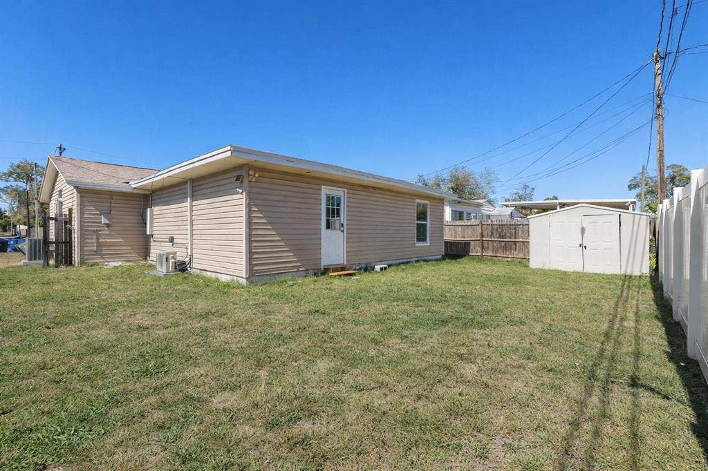 $250 OFF 1st Month's Rent