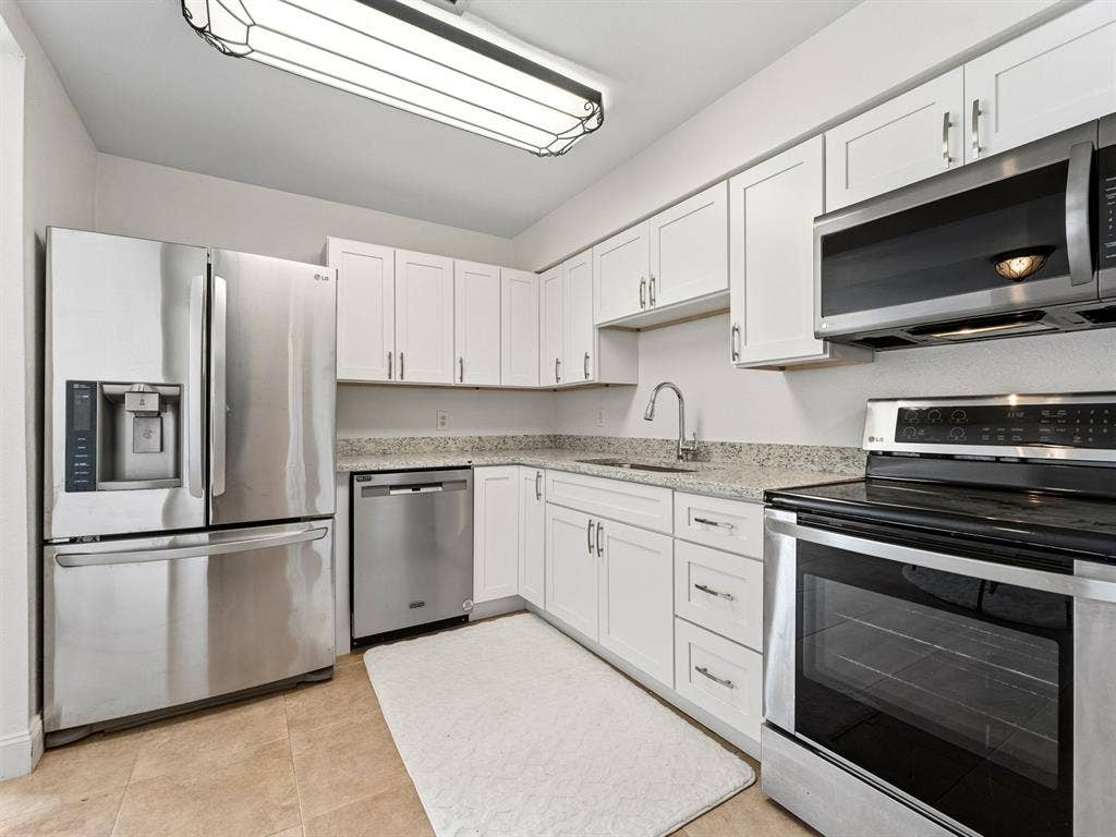 $250 OFF 1st Month's Rent