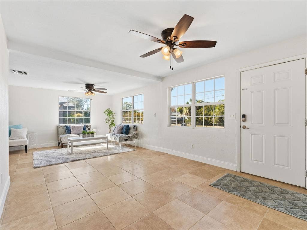 $250 OFF 1st Month's Rent