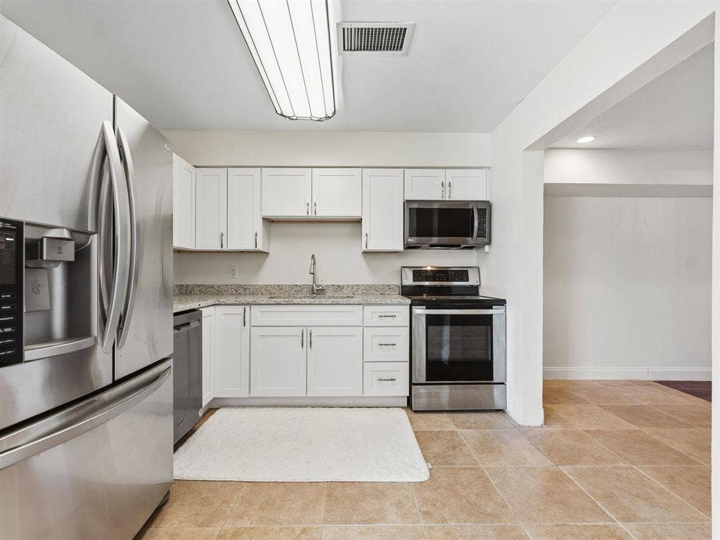 $250 OFF 1st Month's Rent