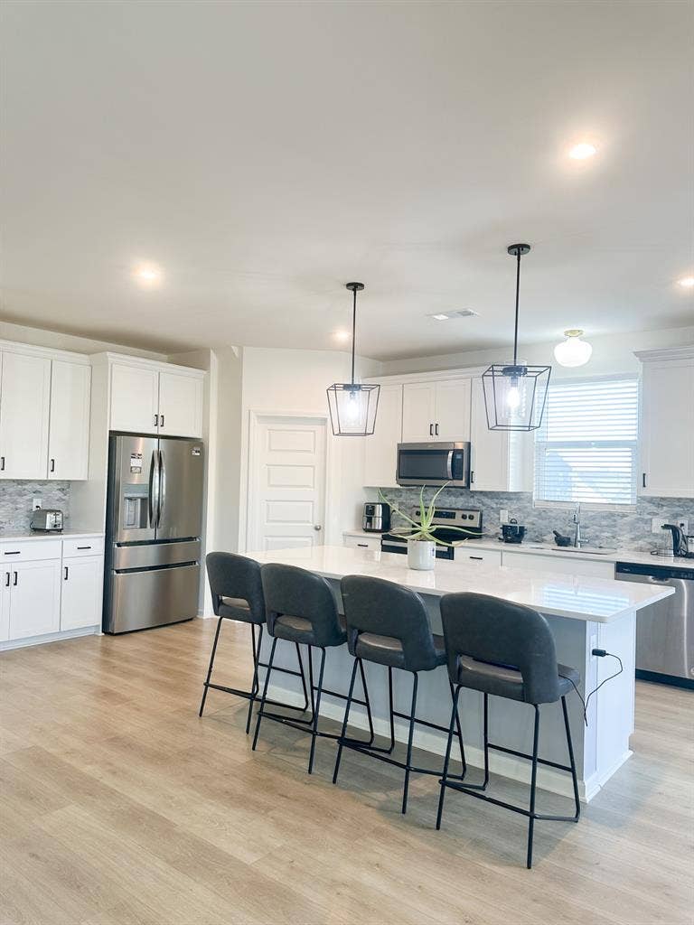 ModernBeautiful single family home!