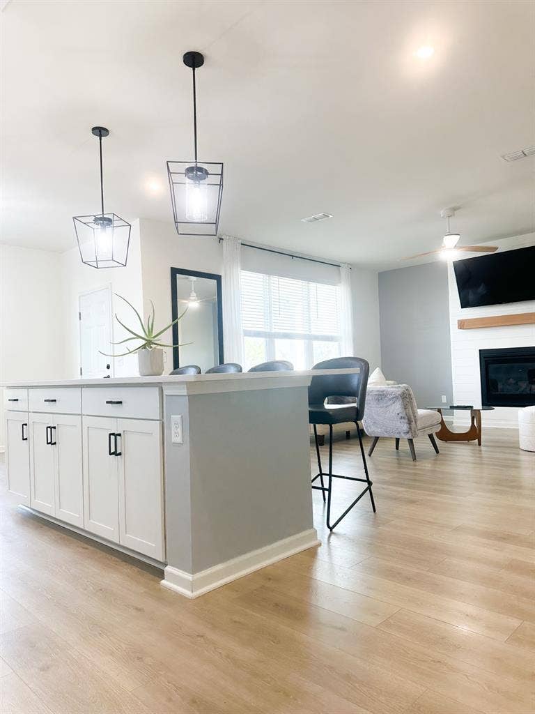 ModernBeautiful single family home!
