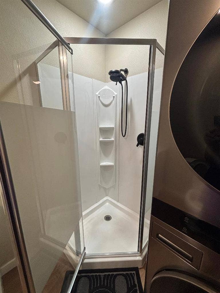 Room for rent in Auburn area!