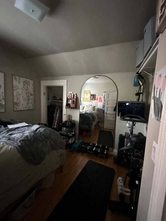 1 room for $800 in a town house