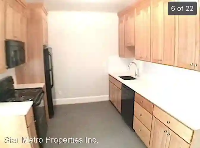 1 room for $800 in a town house