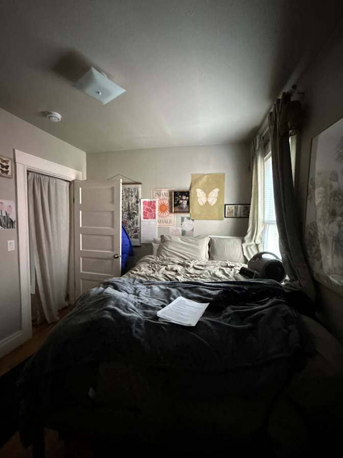 1 room for $800 in a town house