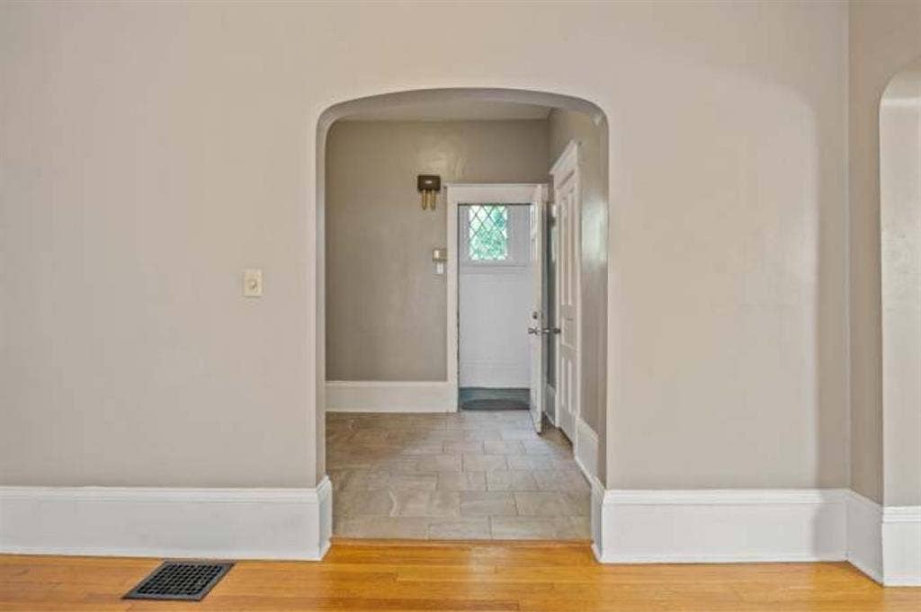 Room for rent 420/pet friendly