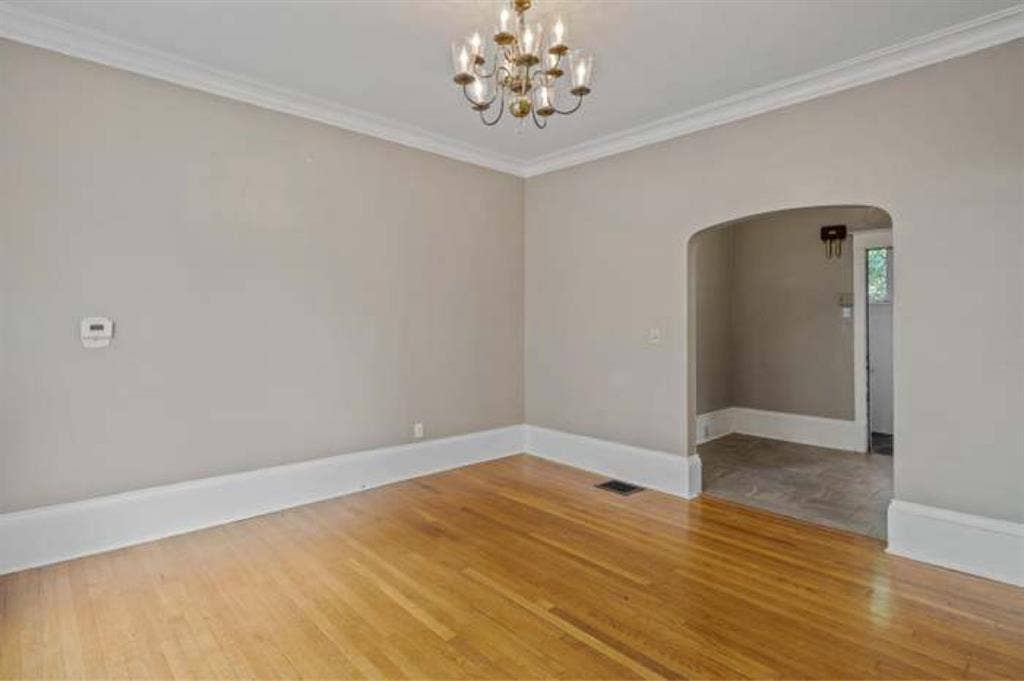 Room for rent 420/pet friendly