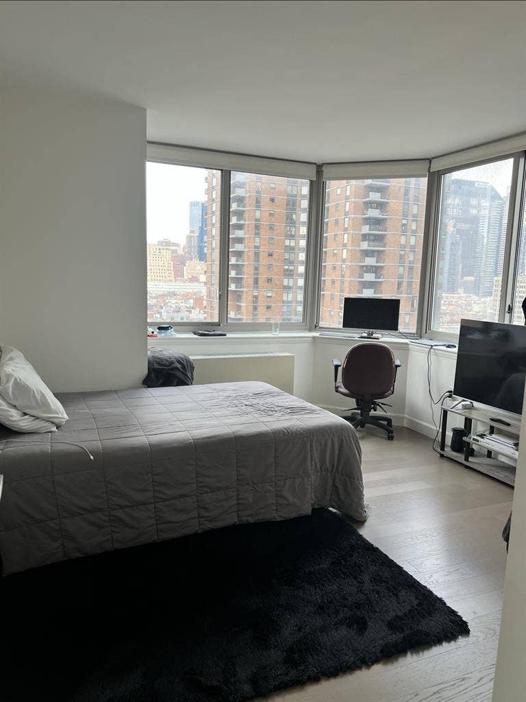 Room for rent in luxury building
