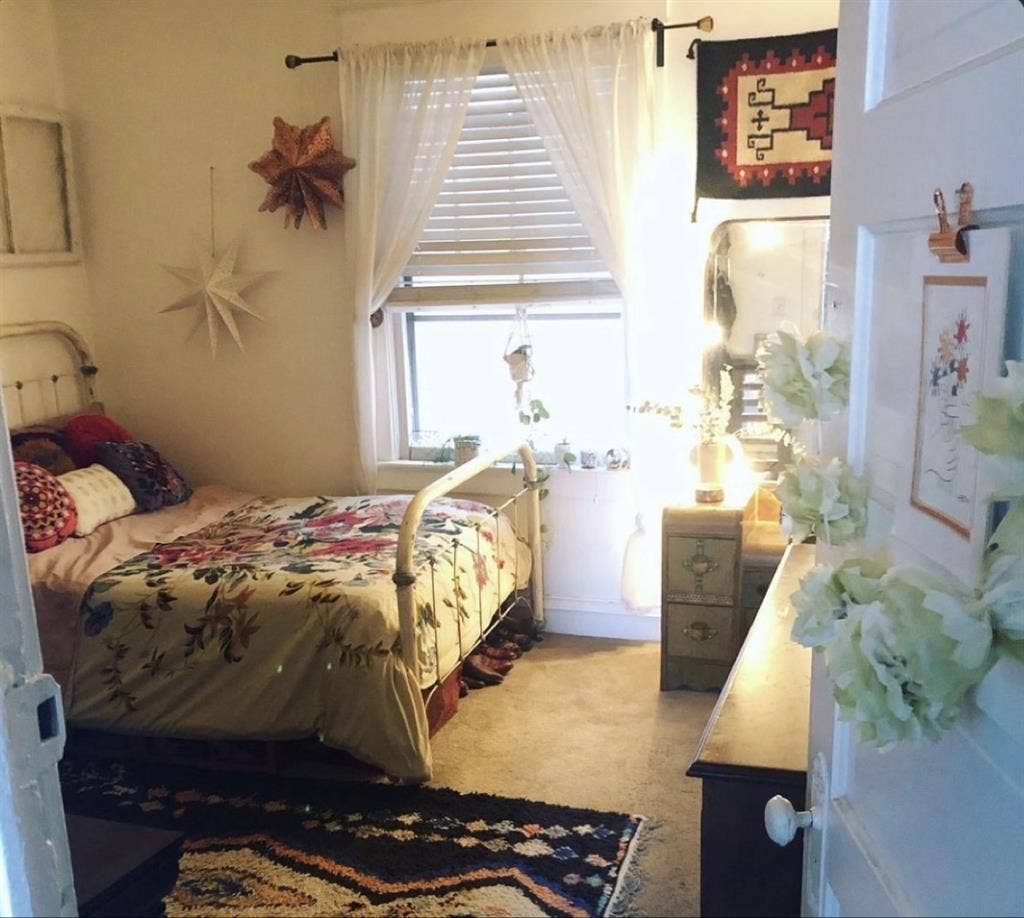 Charming Upstairs Apt- Rivermarket