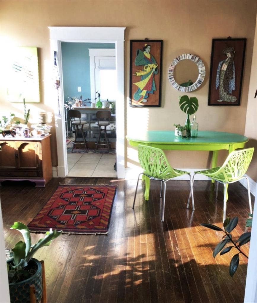 Charming Upstairs Apt- Rivermarket