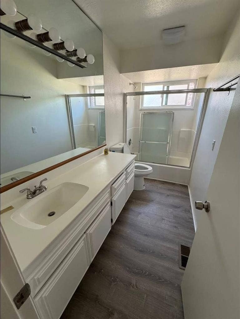 Private Bedroom with Shared Bath