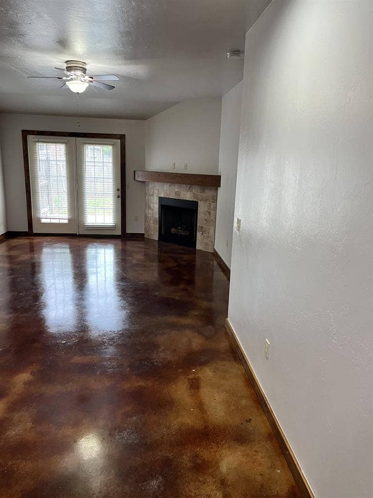 3 bed 2 bath Duplex