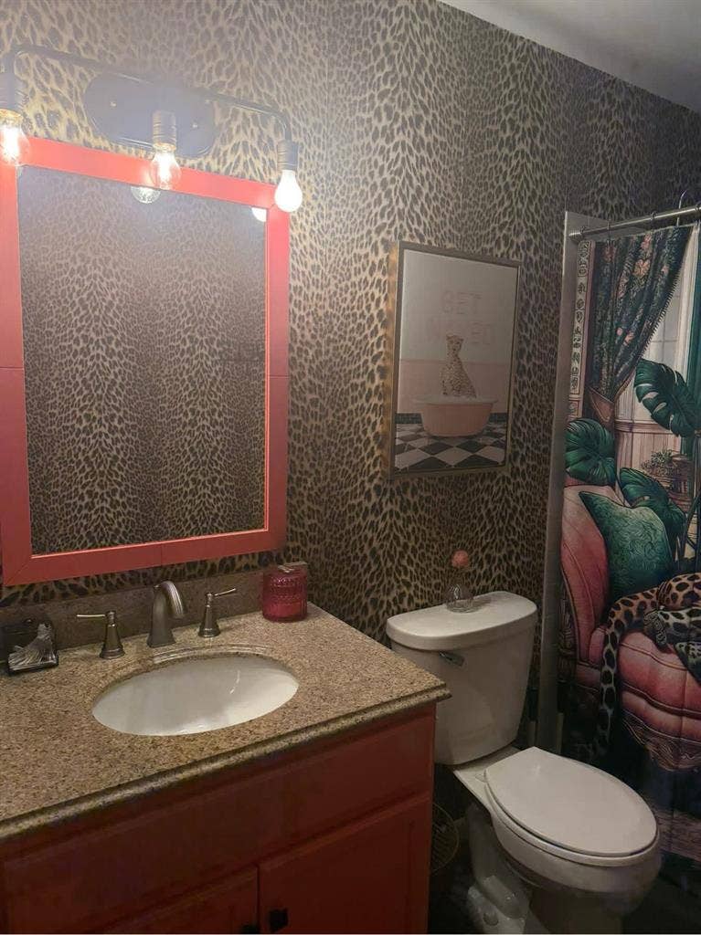 Looking for a female roommate
