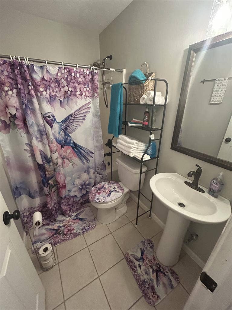 FURNISHED ROOM AND BATH BY NISSAN.