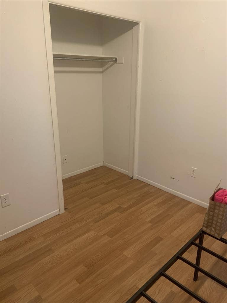 Looking For Roommates!