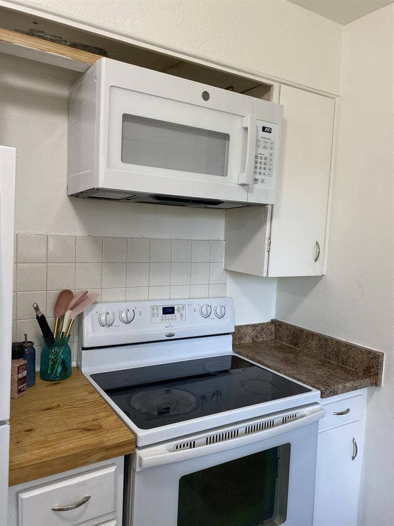 Looking For Roommates!