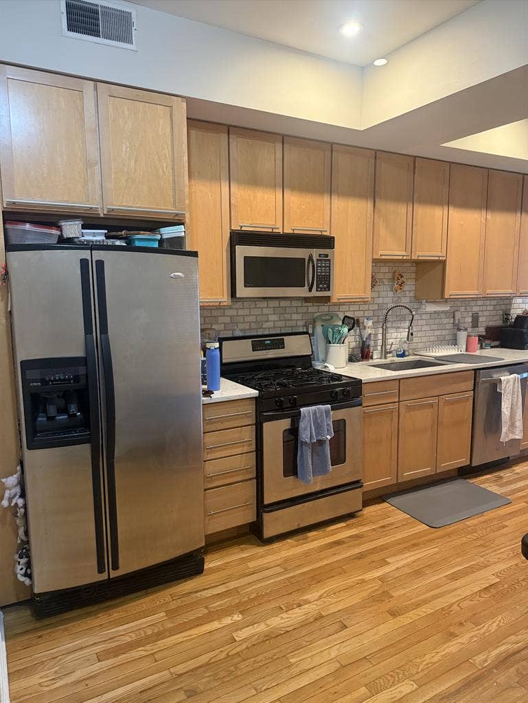 2bed, 2bath apt for July 1 ($1850)