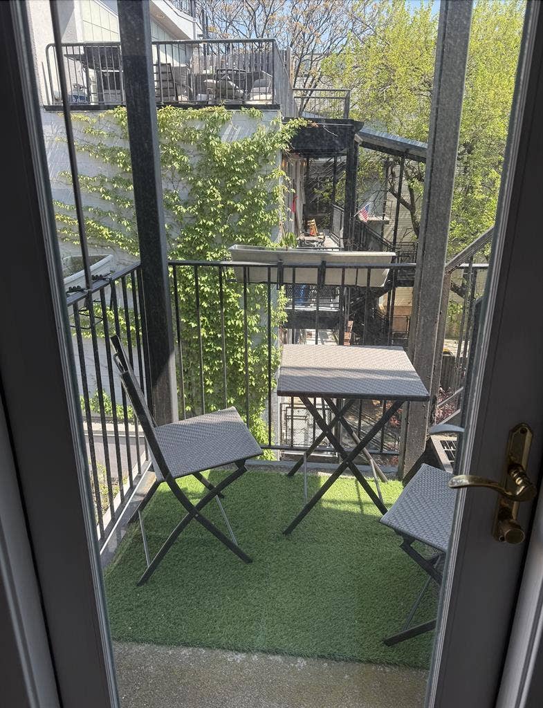 2bed, 2bath apt for July 1 ($1850)