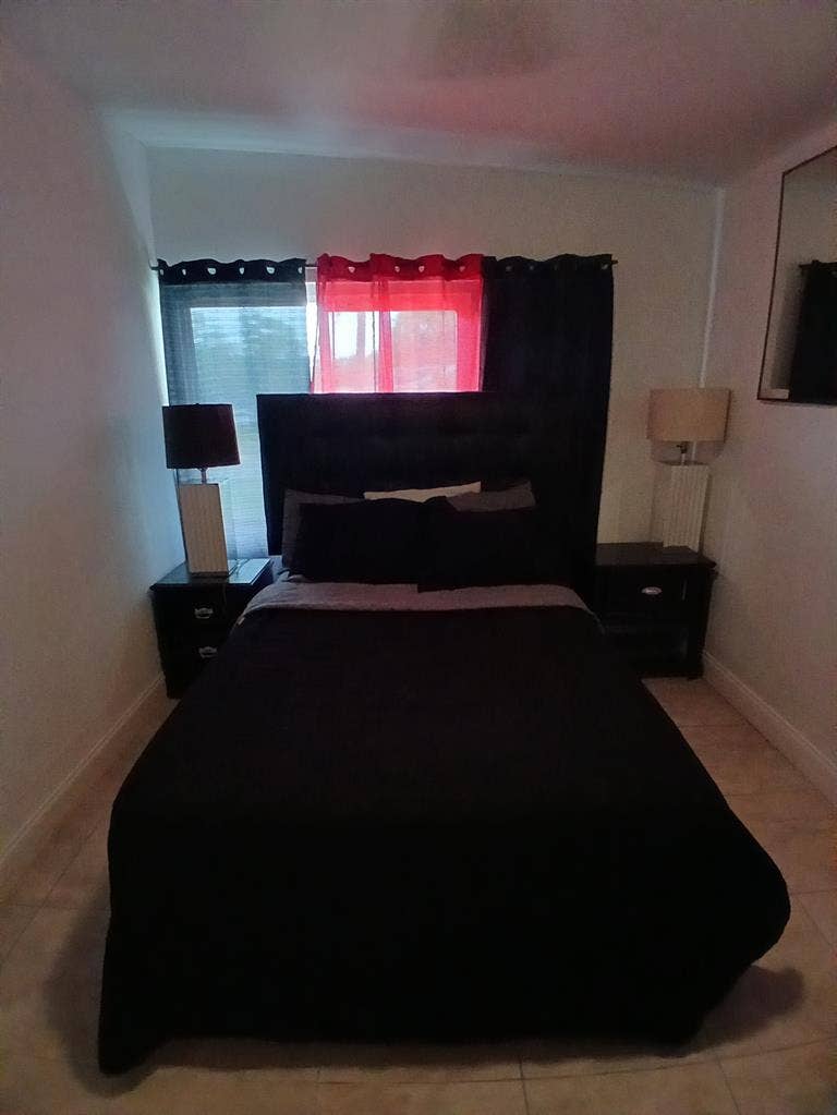 2 rooms available