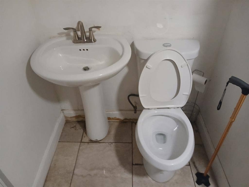 2 rooms available