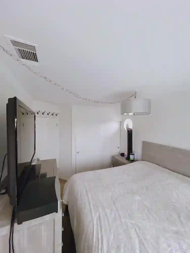 Cozy room in OC