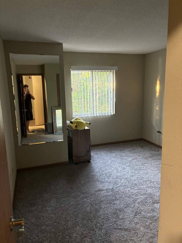 Private room/bath in Minnetonka