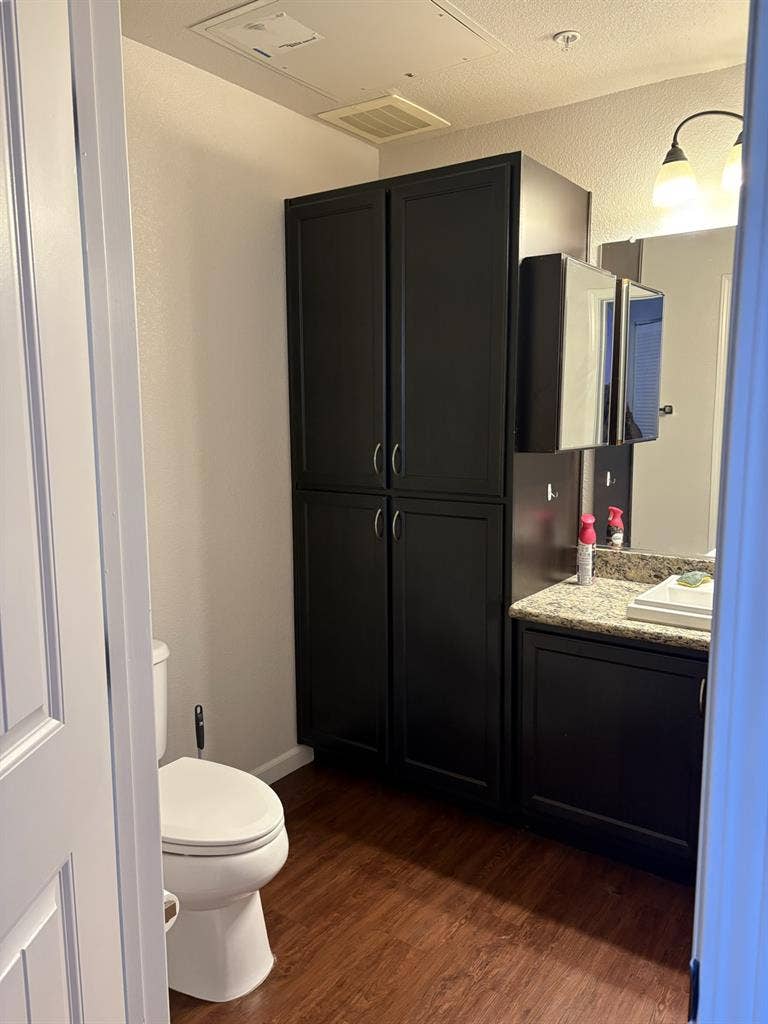 Looking for female roommate