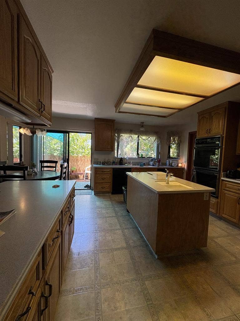 Spacious Room W/Private Bathroom