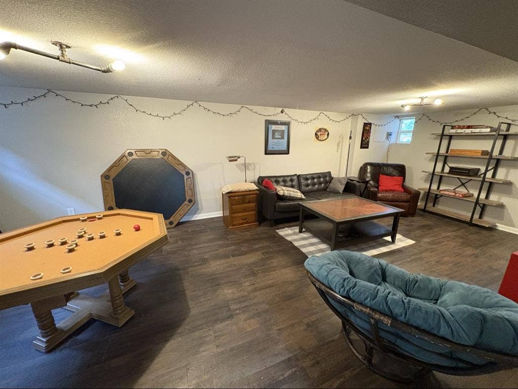 Fully furnished private room!