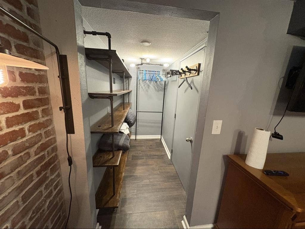 Fully furnished private room!