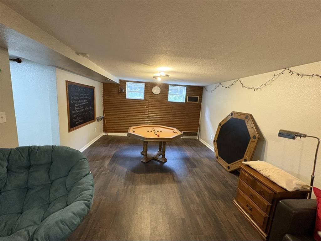 Fully furnished private room!