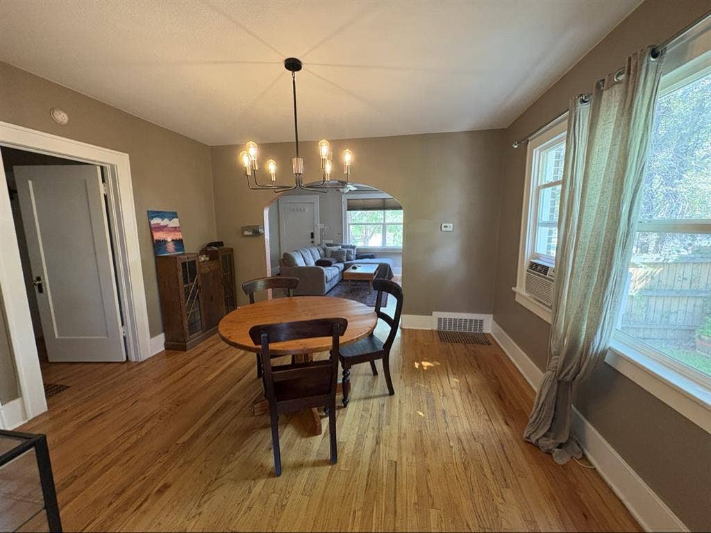 Fully furnished private room!