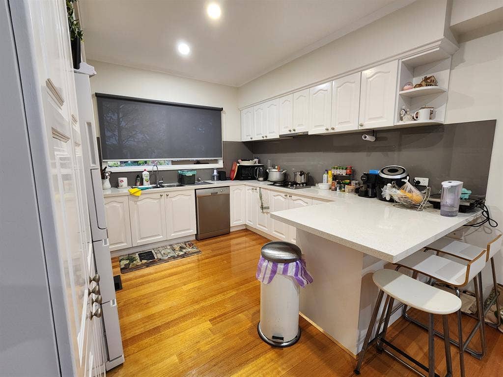 Room for female tenant in Blackburn