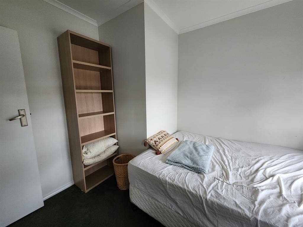 Room for female tenant in Blackburn